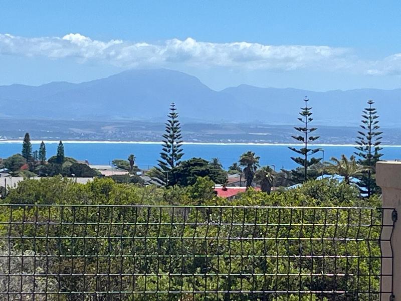 3 Bedroom Property for Sale in Mossel Bay Central Western Cape